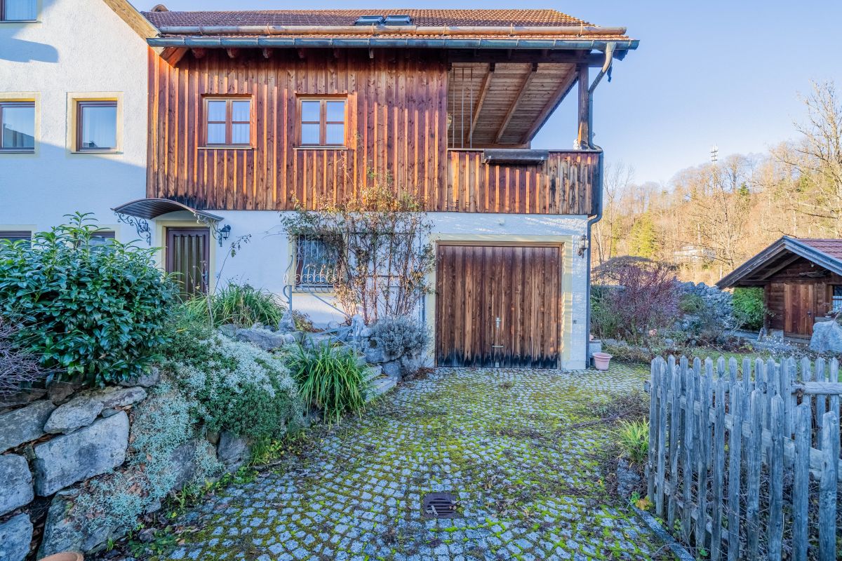 Bild: Freedome_Pictures_Bad Tolz_Konigsdorferstr. 14_EFH 61 von 61